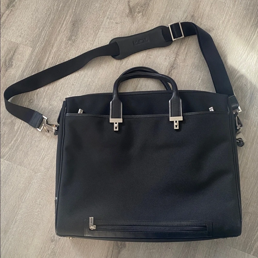 Tumi Briefcase Elements Collection Ballistic Nylon Leather Handle Zip Laptop Bag